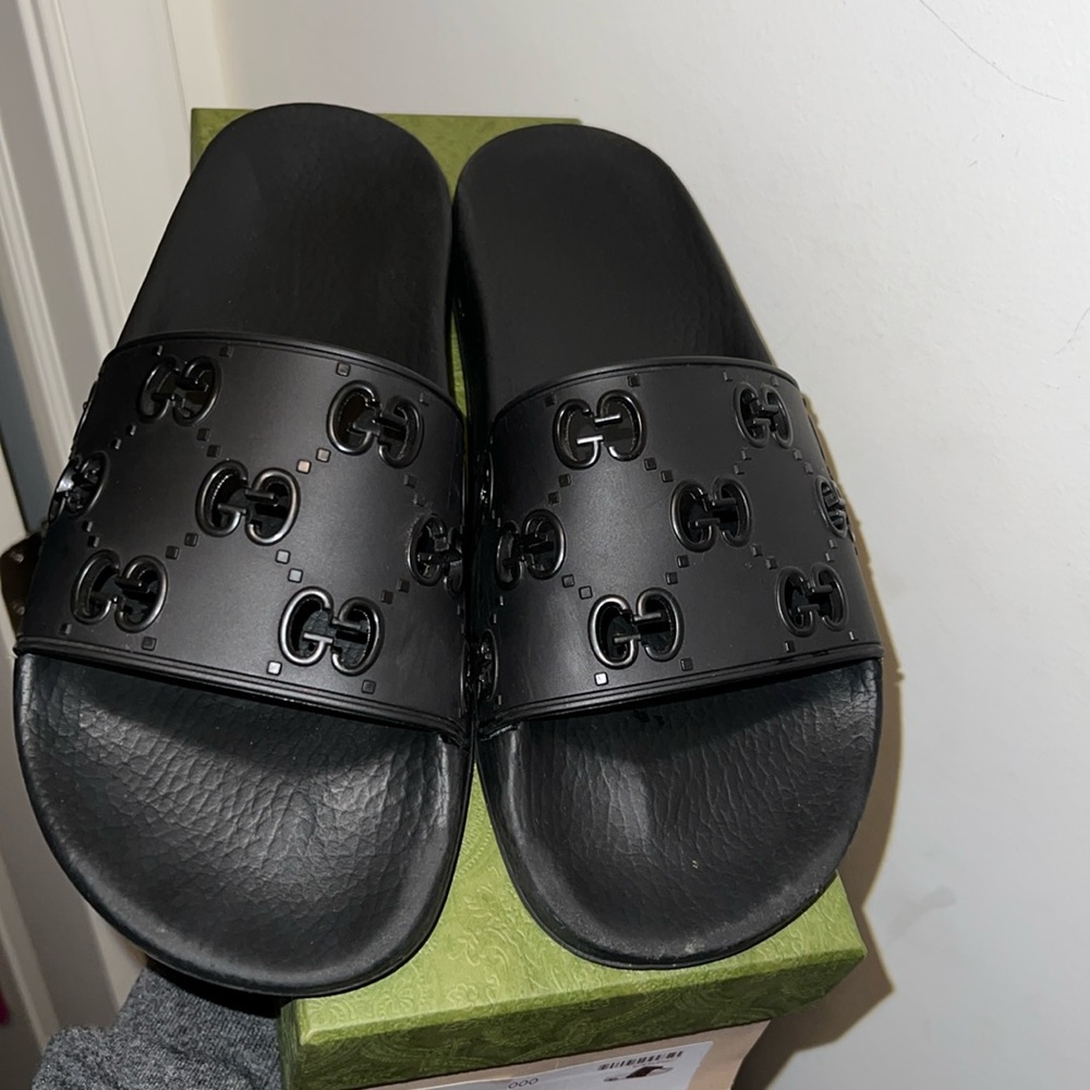 Gucci GG slides